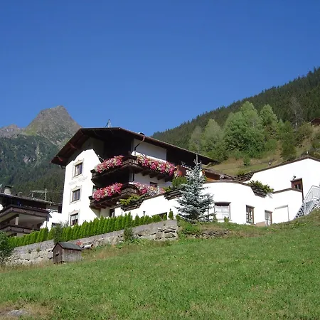 Guest house Haus Helga 4*